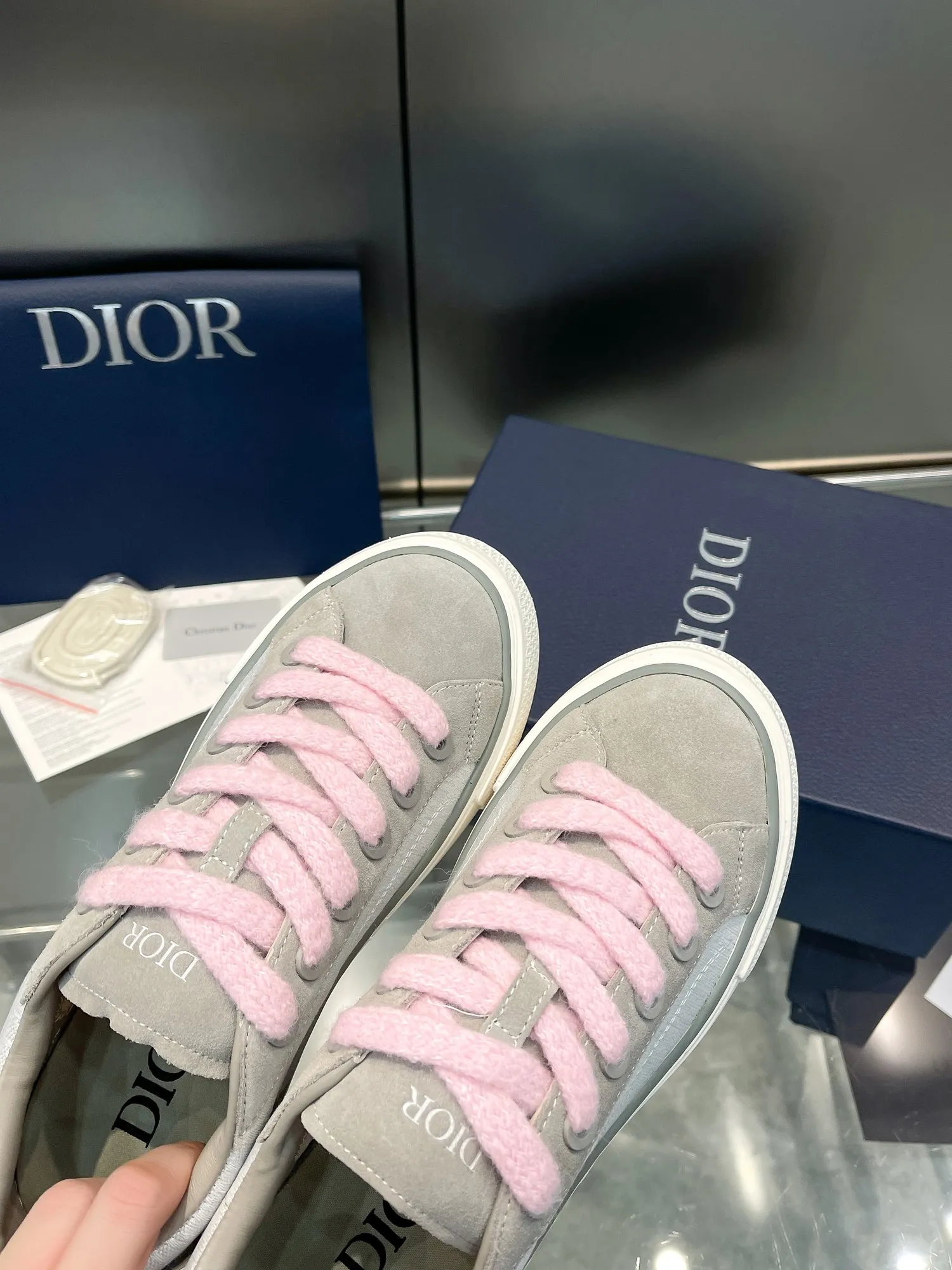 👟👟Ex-factory price 600👟👟 Dior 2023 autumn and winter haute couture series new CD jelly color couple flat casual shoes Dior Size: Female size 35-42 (41.42 customized, non-refundable) / Male size 38-46 (38.46 customized, non-refundable)